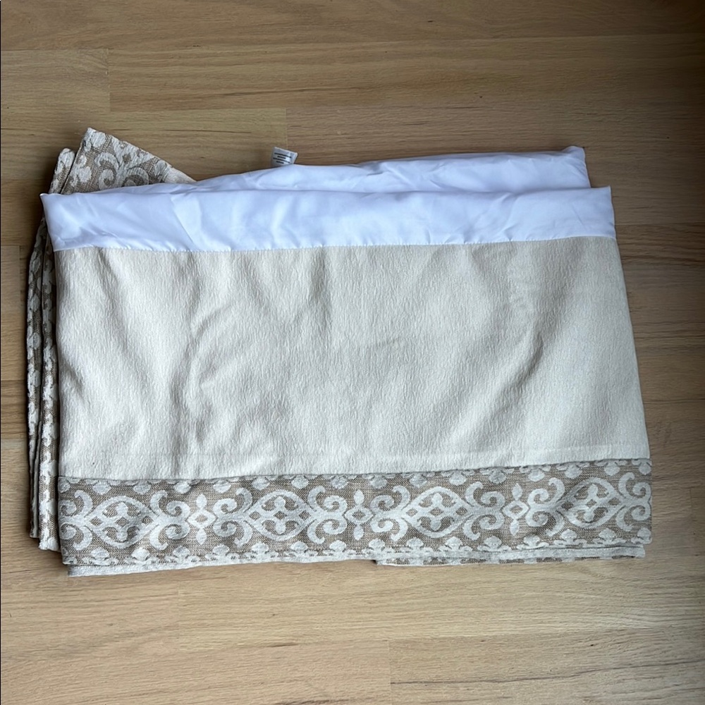 Elegant Cream and White Bedding Set